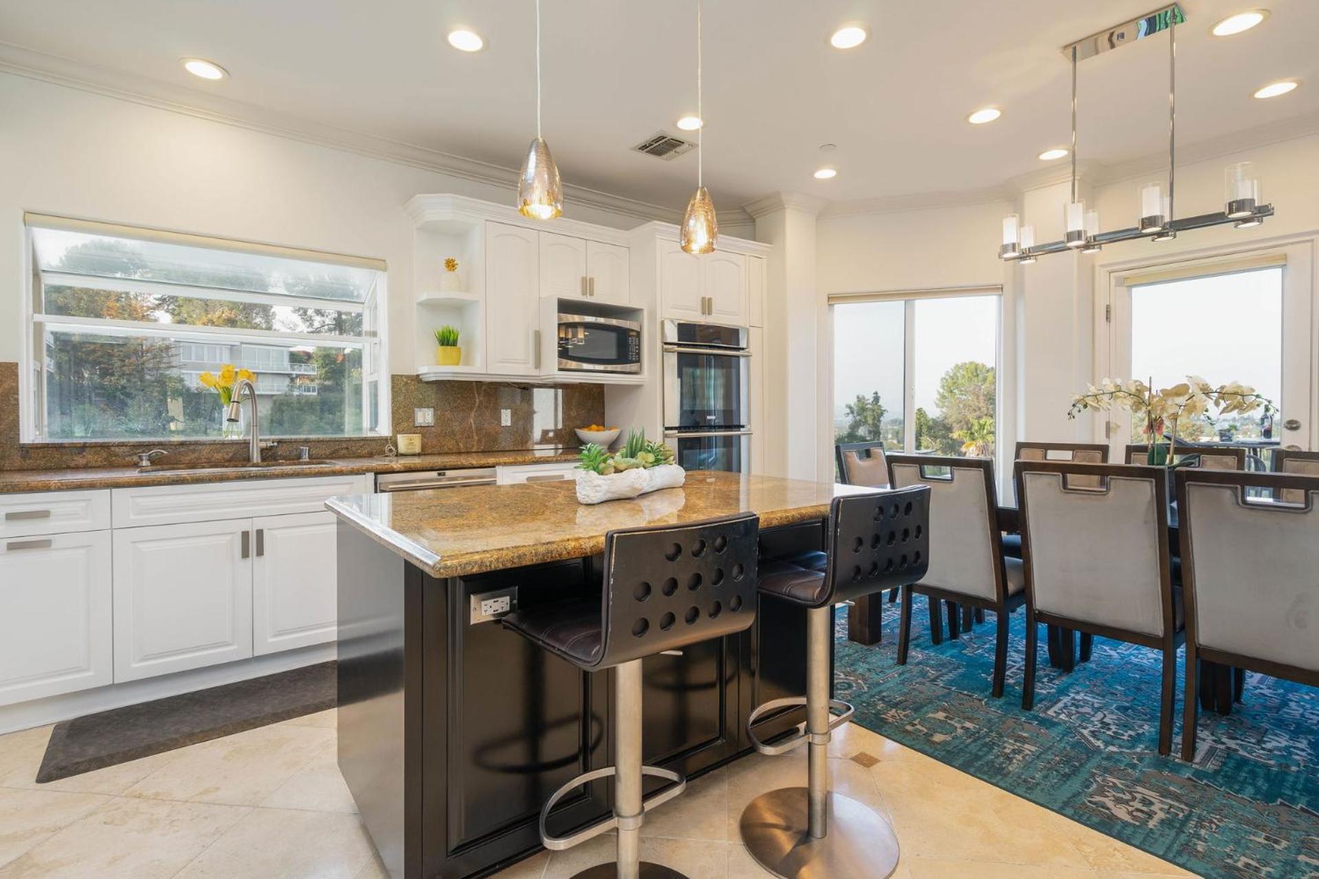 Luxury Modern W/ Great La Views