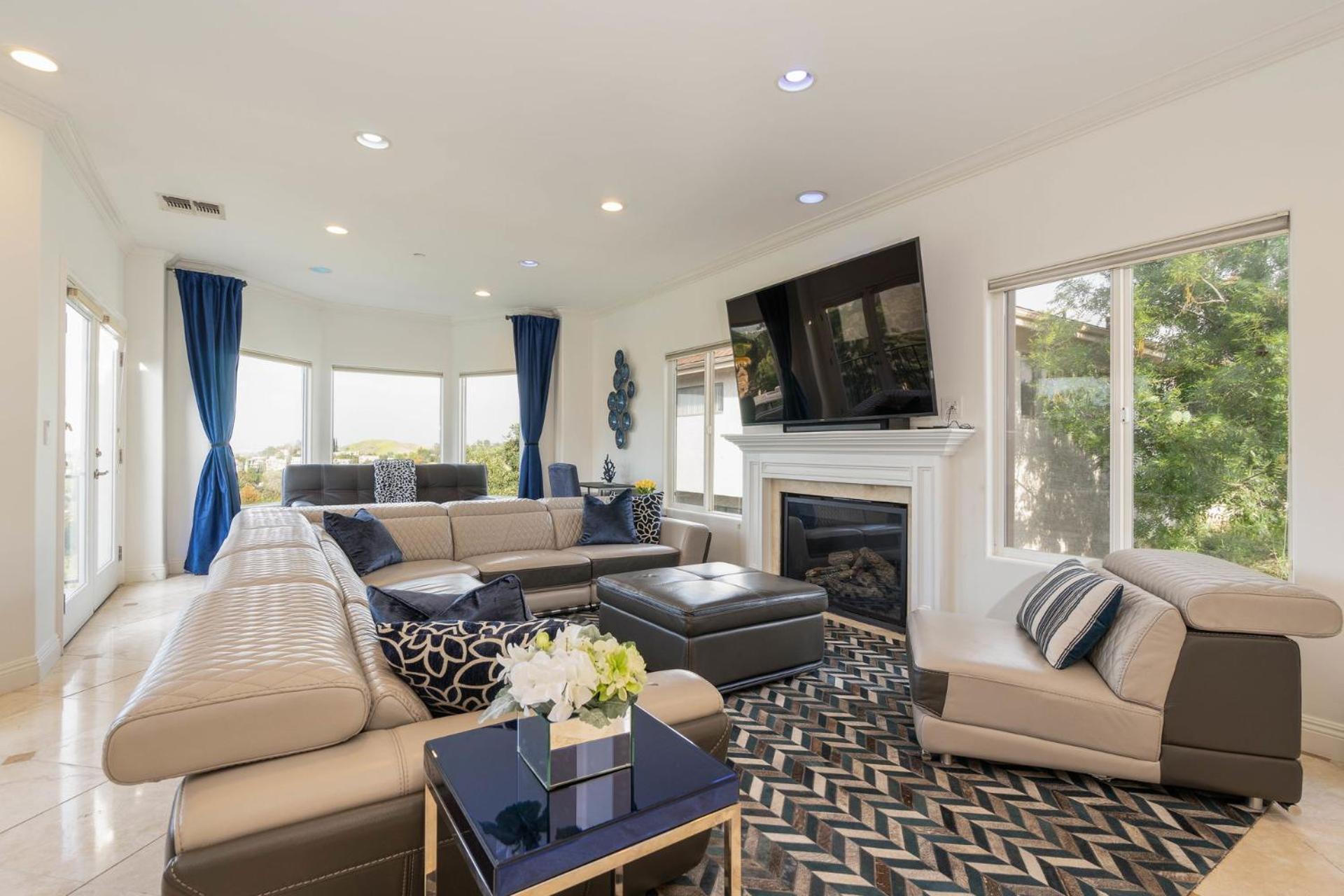 Holiday home Luxury Modern W/ Great La Views