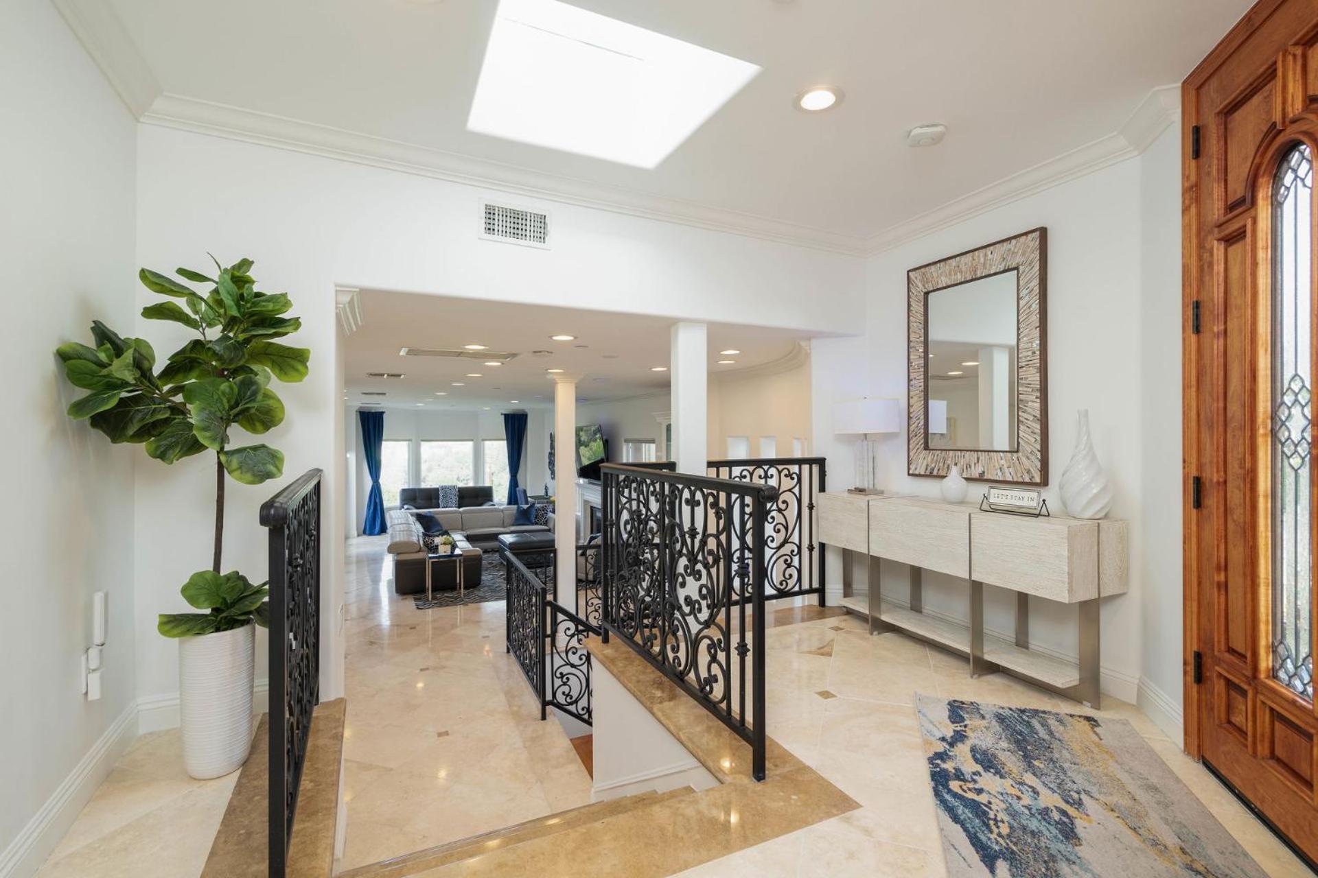 Holiday home Luxury Modern W/ Great La Views *