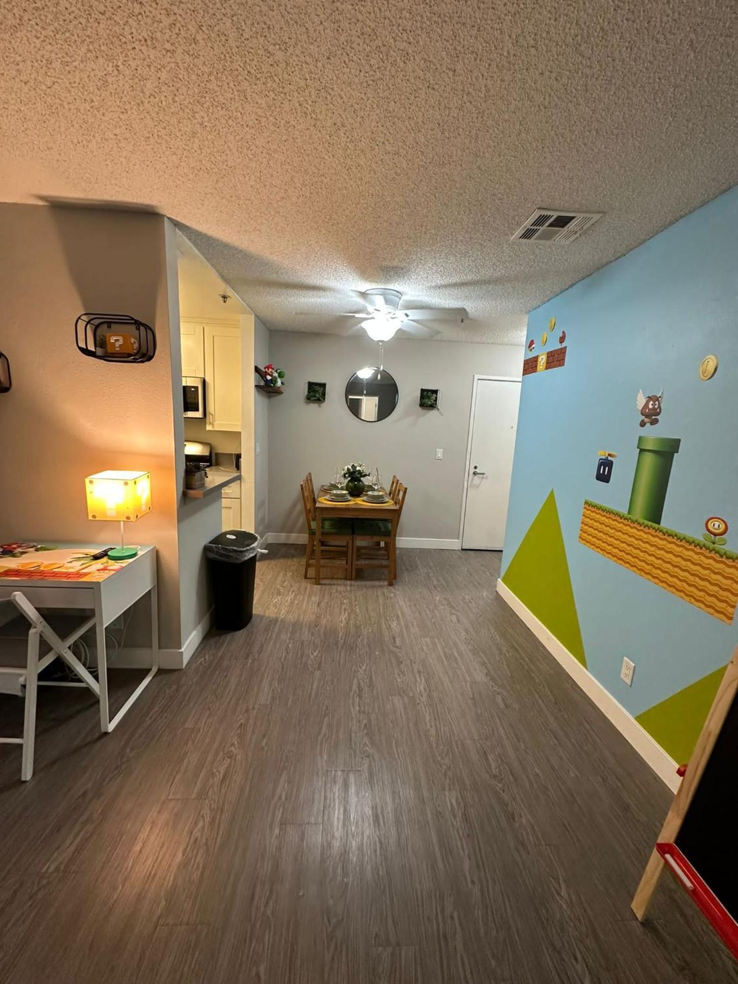 Luxury One Bedroom Free Parking&pool Apartment