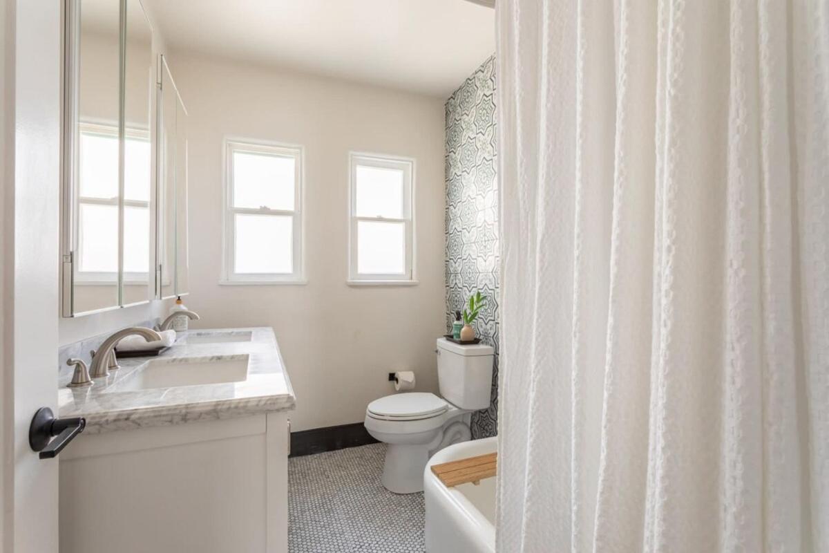 Charming 1920s On A Quiet Cul-de-sac Holiday home Los Angeles