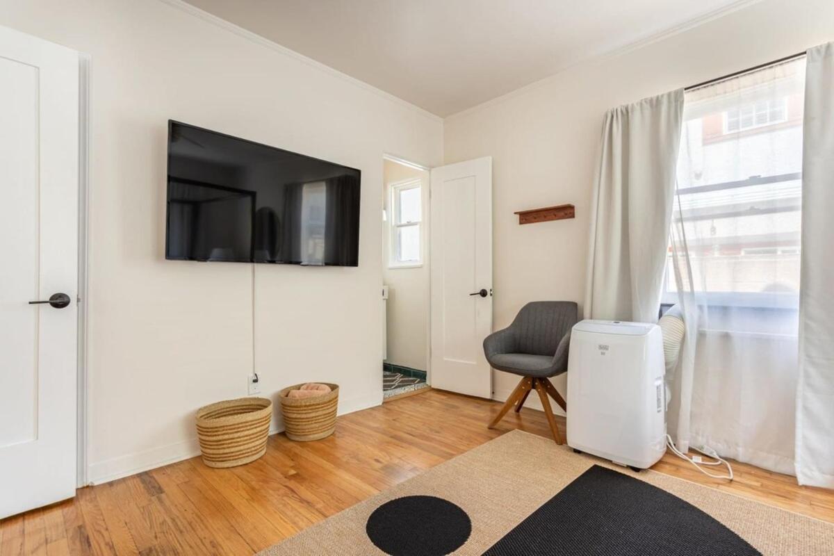 Holiday home Charming 1920s On A Quiet Cul-de-sac *