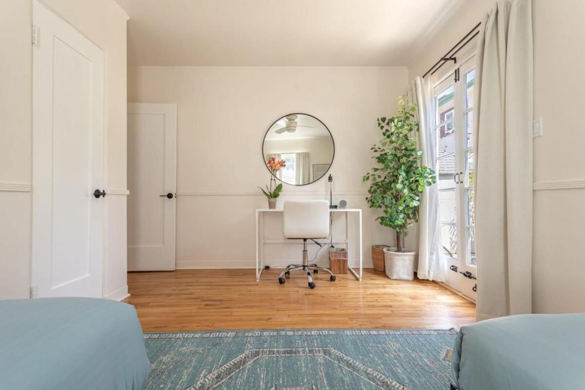 Charming 1920s On A Quiet Cul-de-sac *