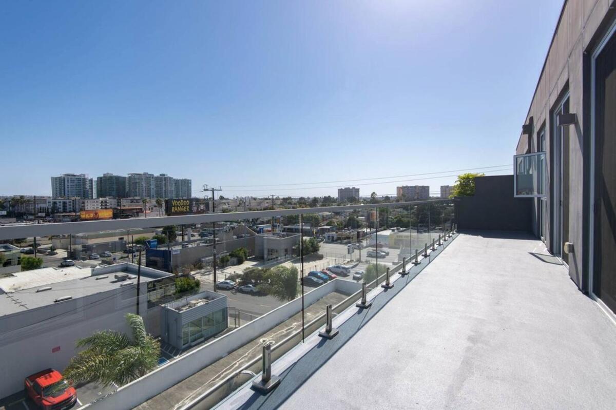 Luxury 2 Bedroom Penthouse With Stunning Views Venice & Marina Del Rey Apartment *