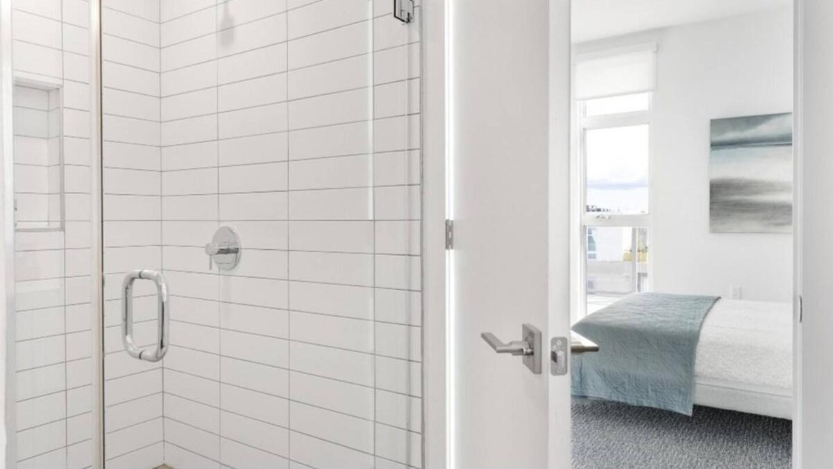 Luxury 2 Bedroom Penthouse With Stunning Views Venice & Marina Del Rey Apartment *