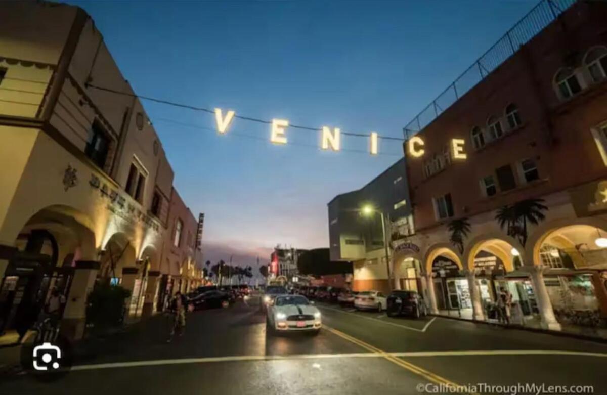 Apartment Luxury 2 Bedroom Penthouse With Stunning Views Venice & Marina Del Rey