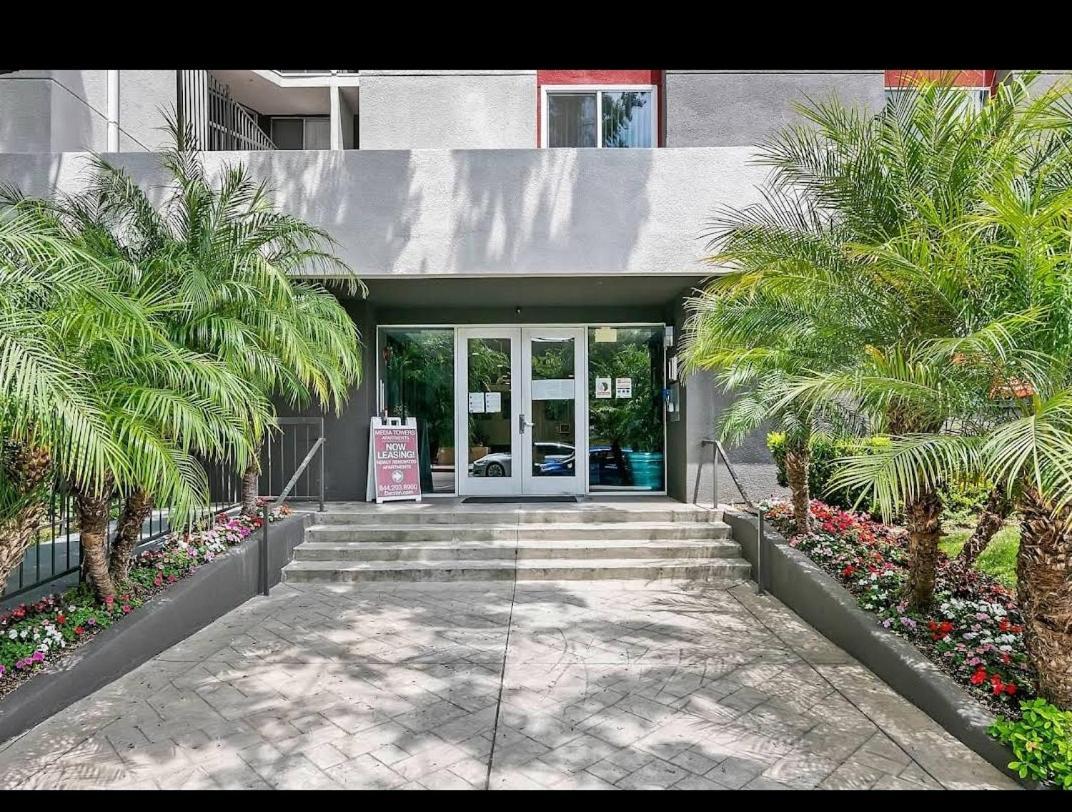 Hollywood Hideaway Homes Apartment