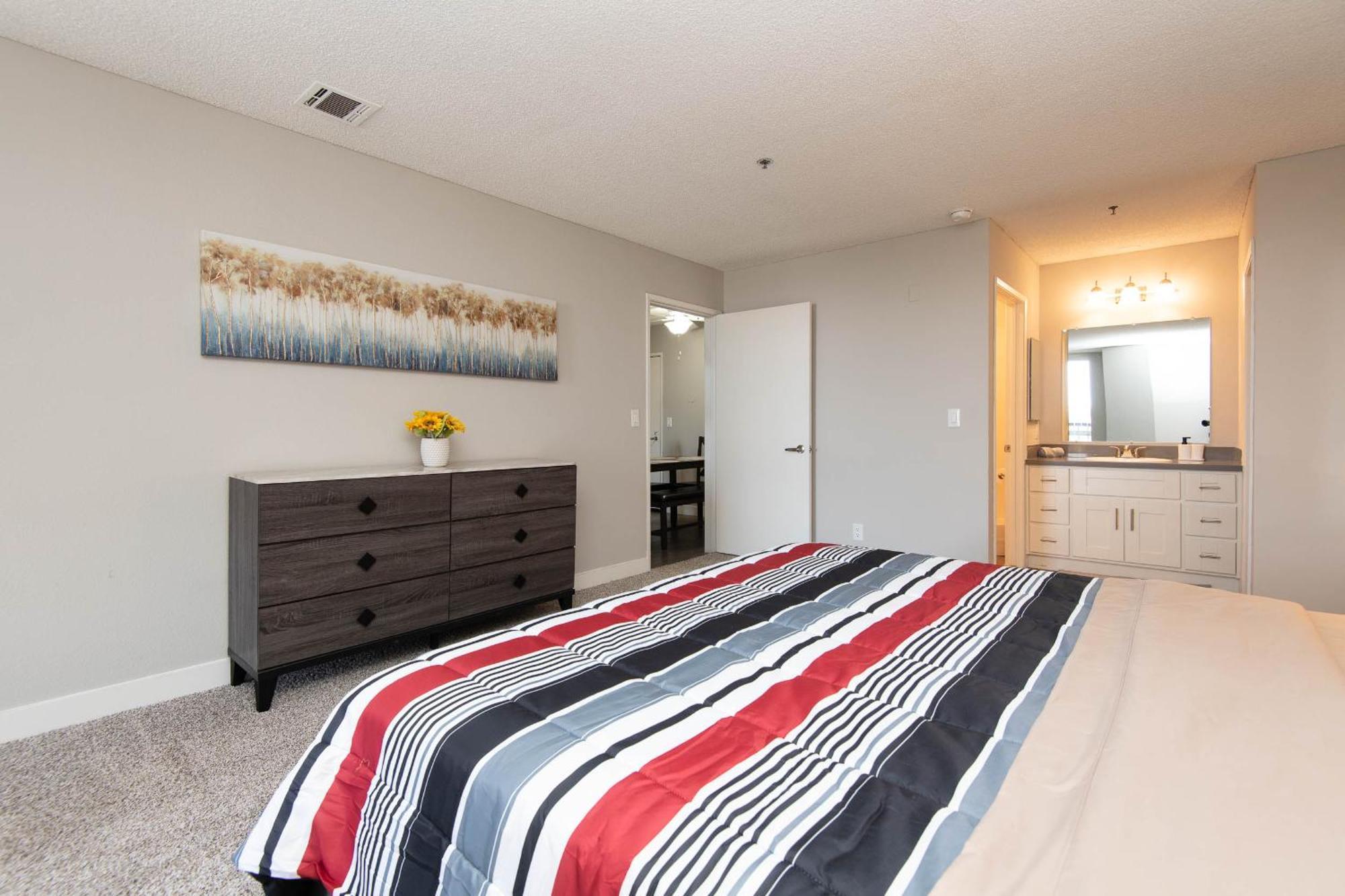 Hollywood Hideaway Homes Apartment *