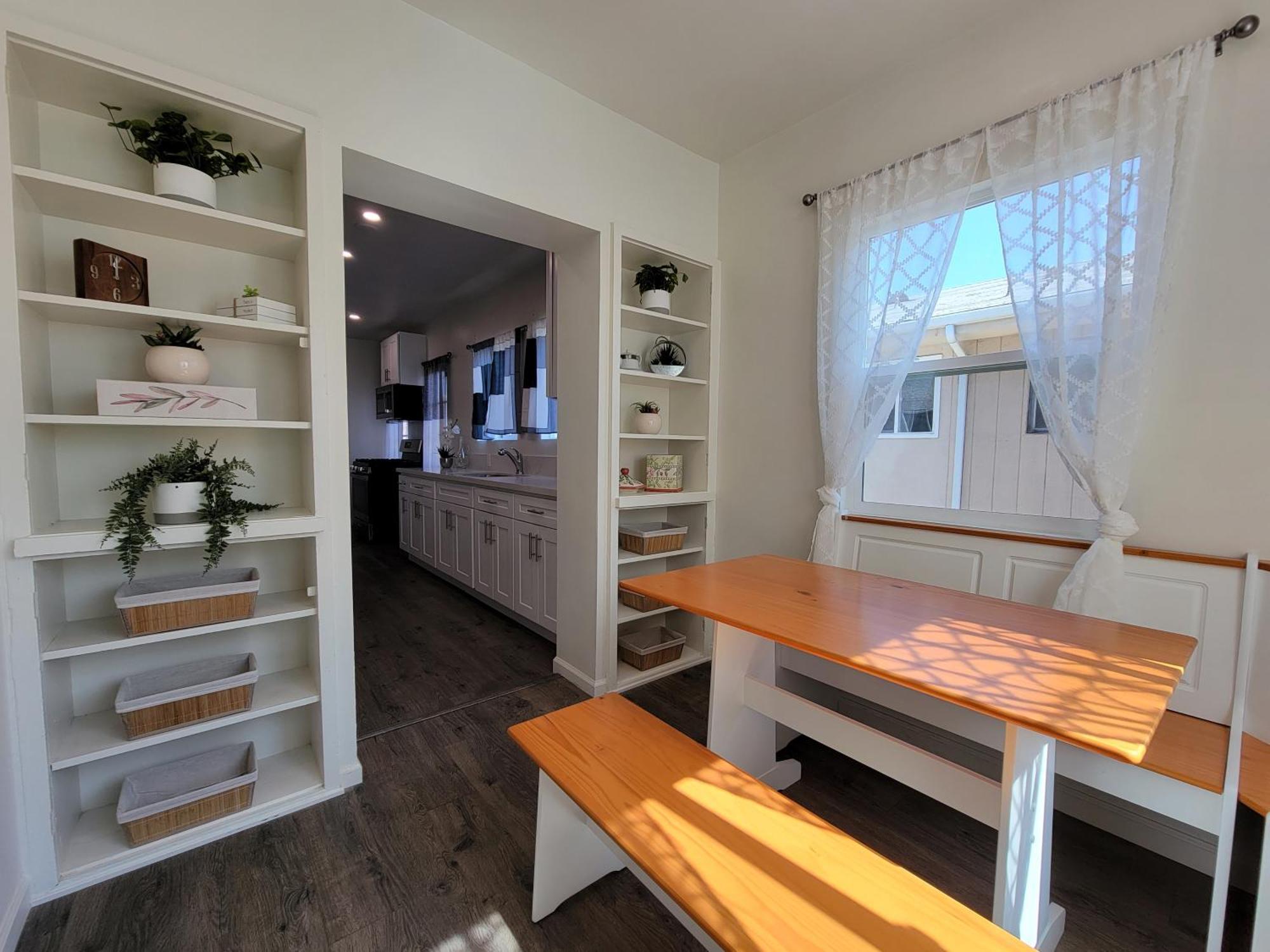 Perfectly Located Pico Robertson 3 Bedroom Walk To Restaurants Wifi Tv Game Console Parking 5 Minutes To Rodeo Drive Apartment Los Angeles