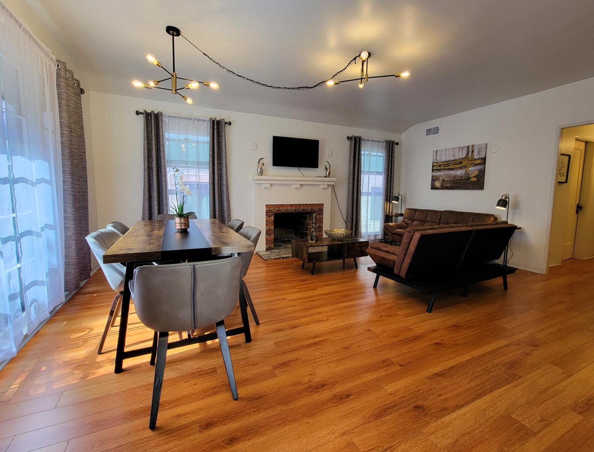 Apartment Perfectly Located Pico Robertson 3 Bedroom Walk To Restaurants Wifi Tv Game Console Parking 5 Minutes To Rodeo Drive *