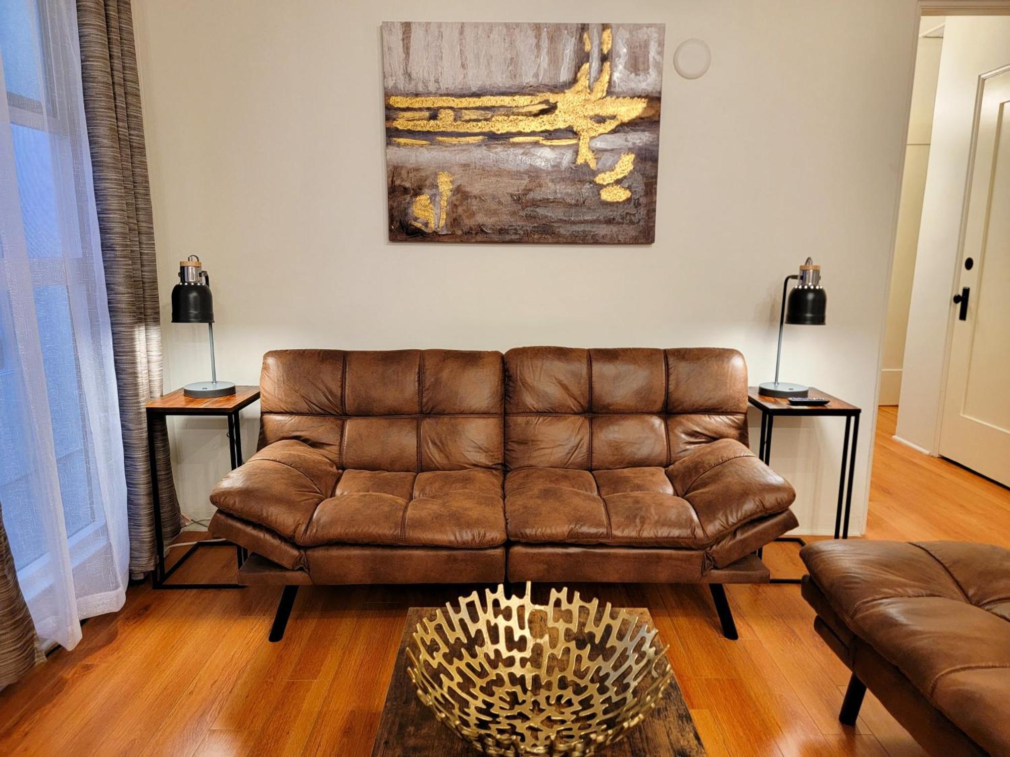 Apartment Perfectly Located Pico Robertson 3 Bedroom Walk To Restaurants Wifi Tv Game Console Parking 5 Minutes To Rodeo Drive