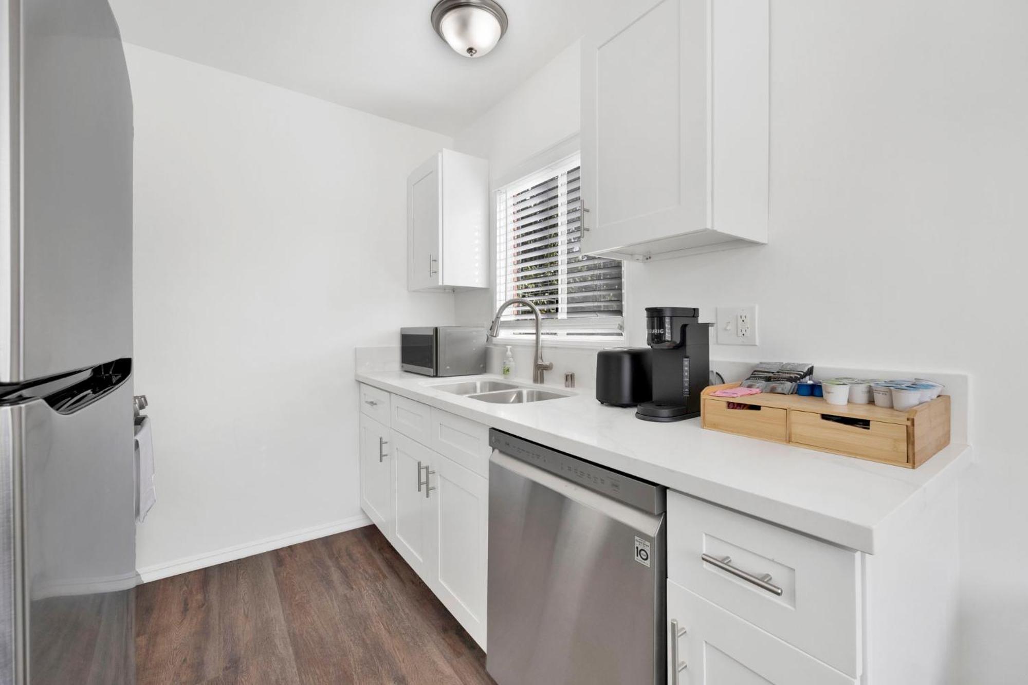 Cozy, Luxurious, Oasis, With Free Parking Apartment Los Angeles