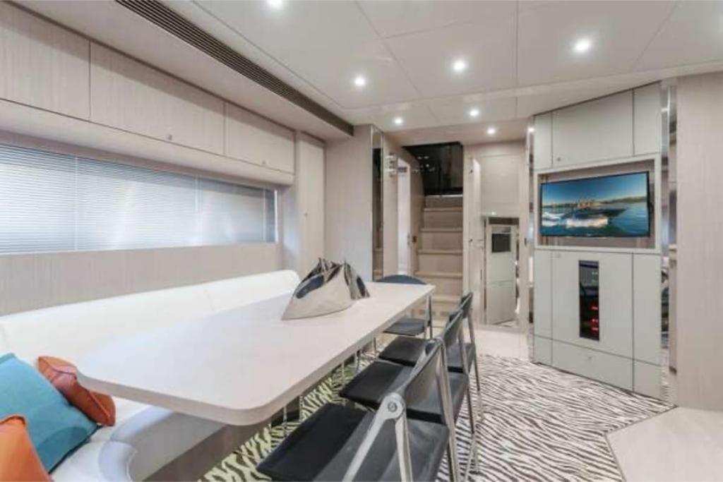 Holiday home Riva Virtus 65 Yacht Trip W Captain Overnight 2812