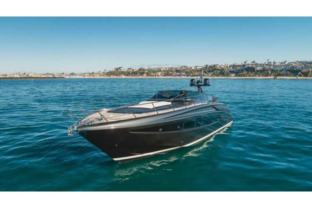 Holiday home Riva Virtus 65 Yacht Trip W Captain Overnight 2812 *