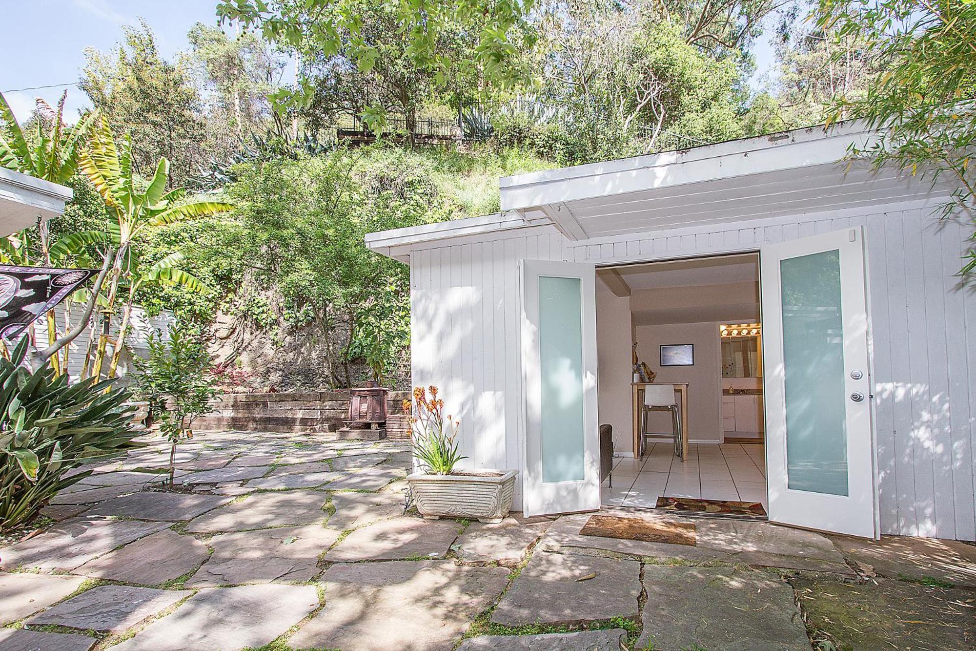 Beverly Glen Charming Gated Holiday home