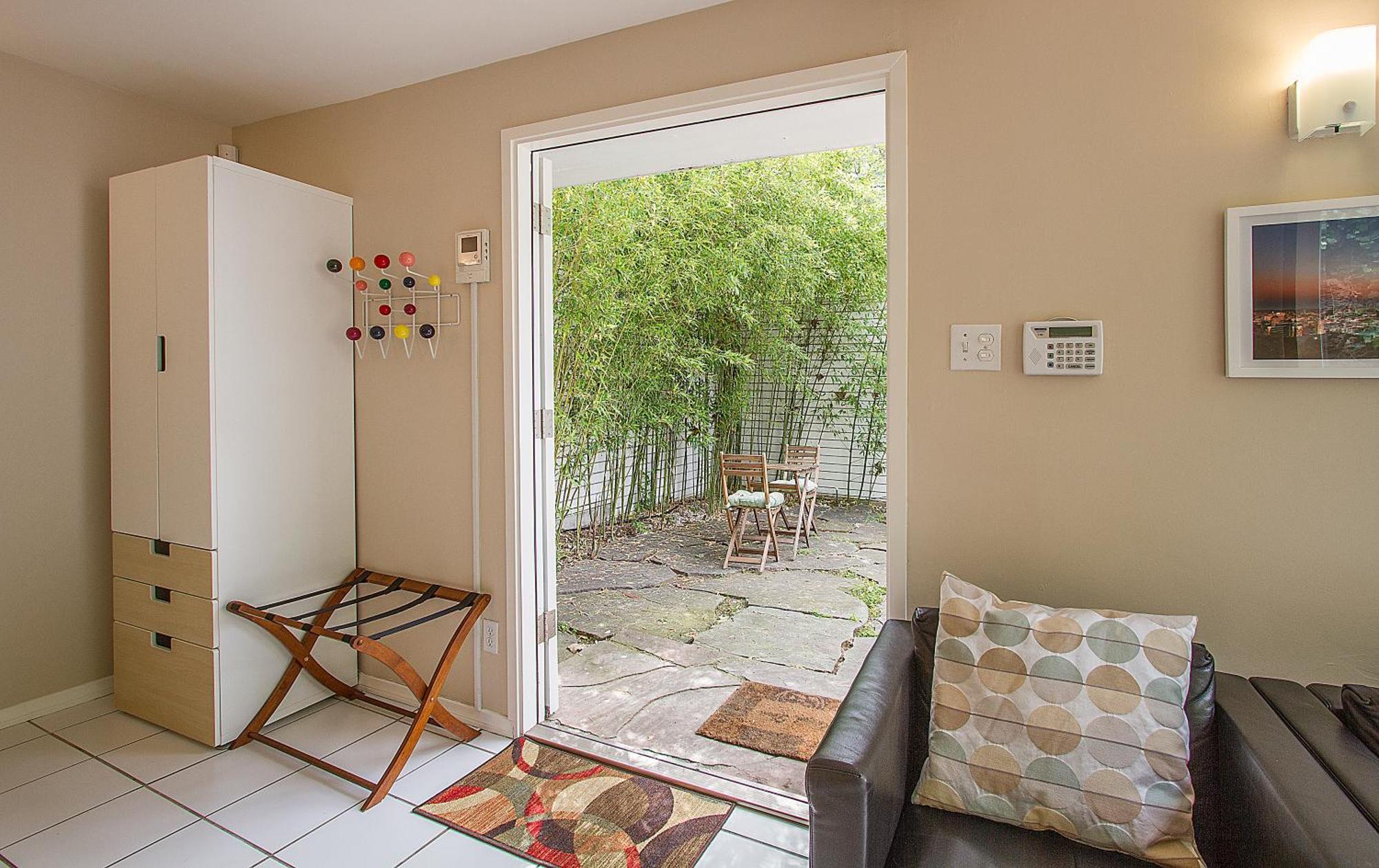 Beverly Glen Charming Gated *