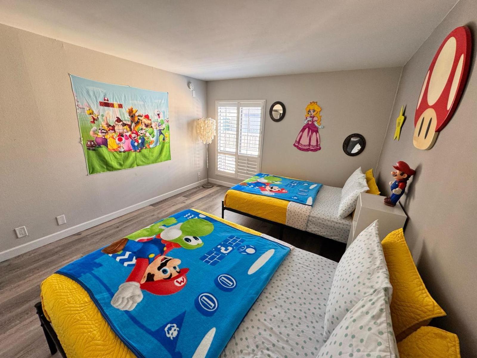 Super Mario Universal 10 Min Loft Free Parking Los Angeles