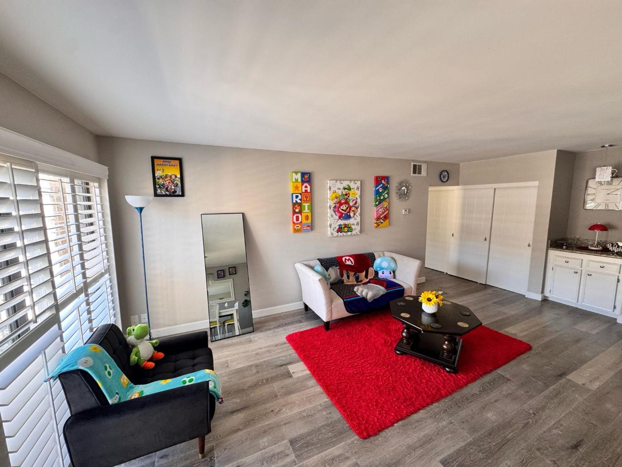 Super Mario Universal 10 Min Loft Free Parking Los Angeles