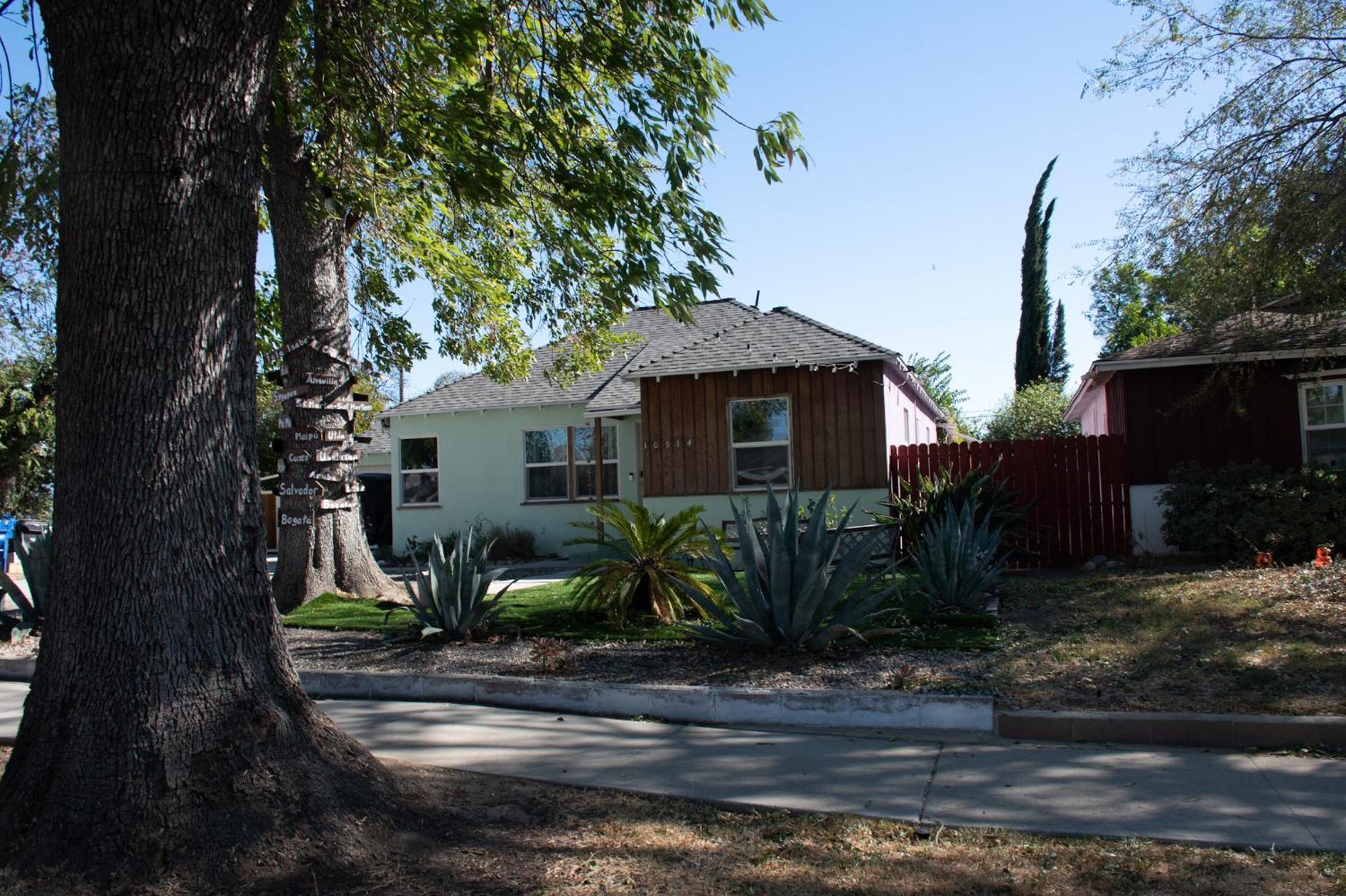 Cozy And Relaxing In Suburbs Of La Holiday home *