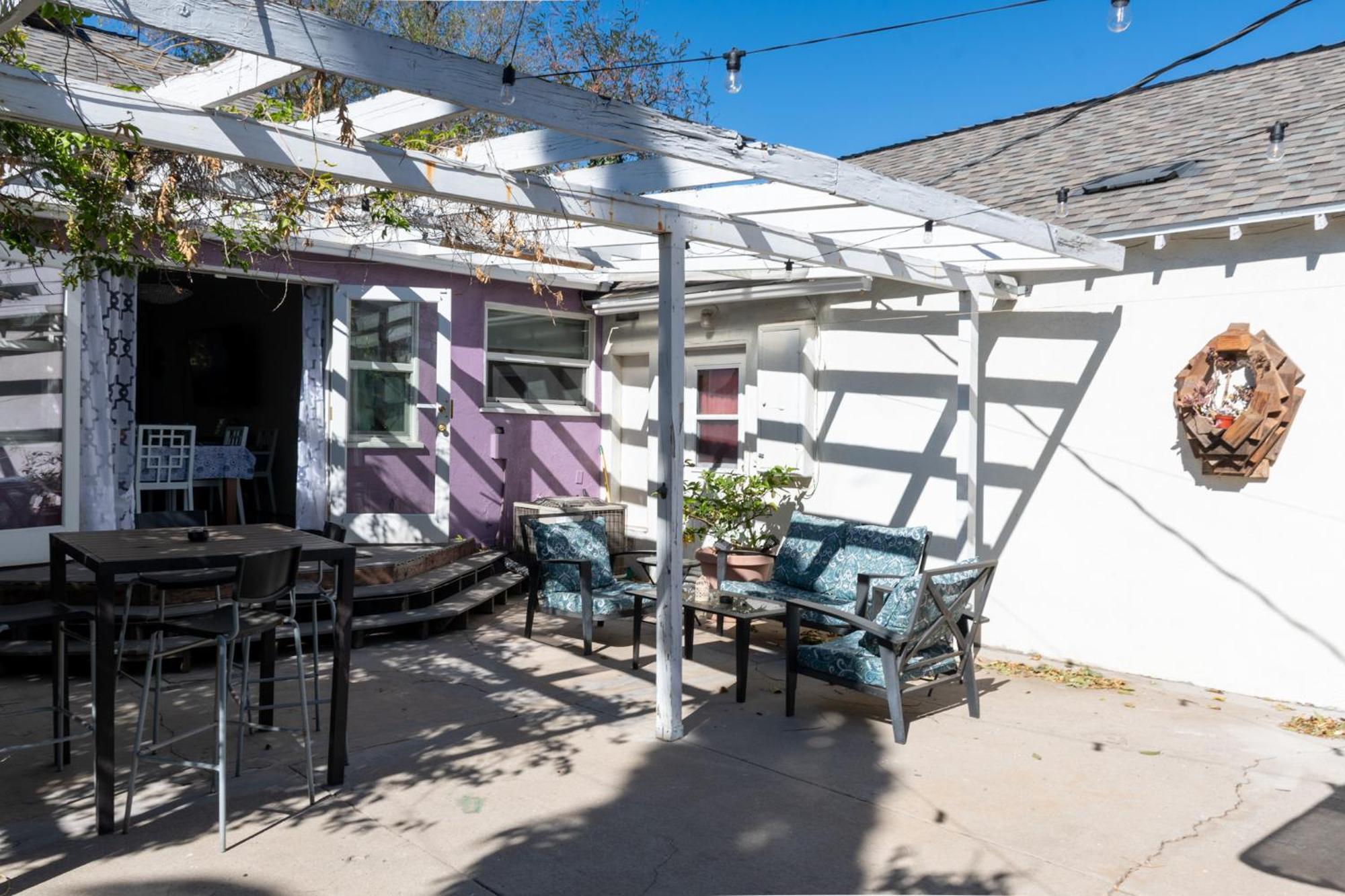 Cozy And Relaxing In Suburbs Of La