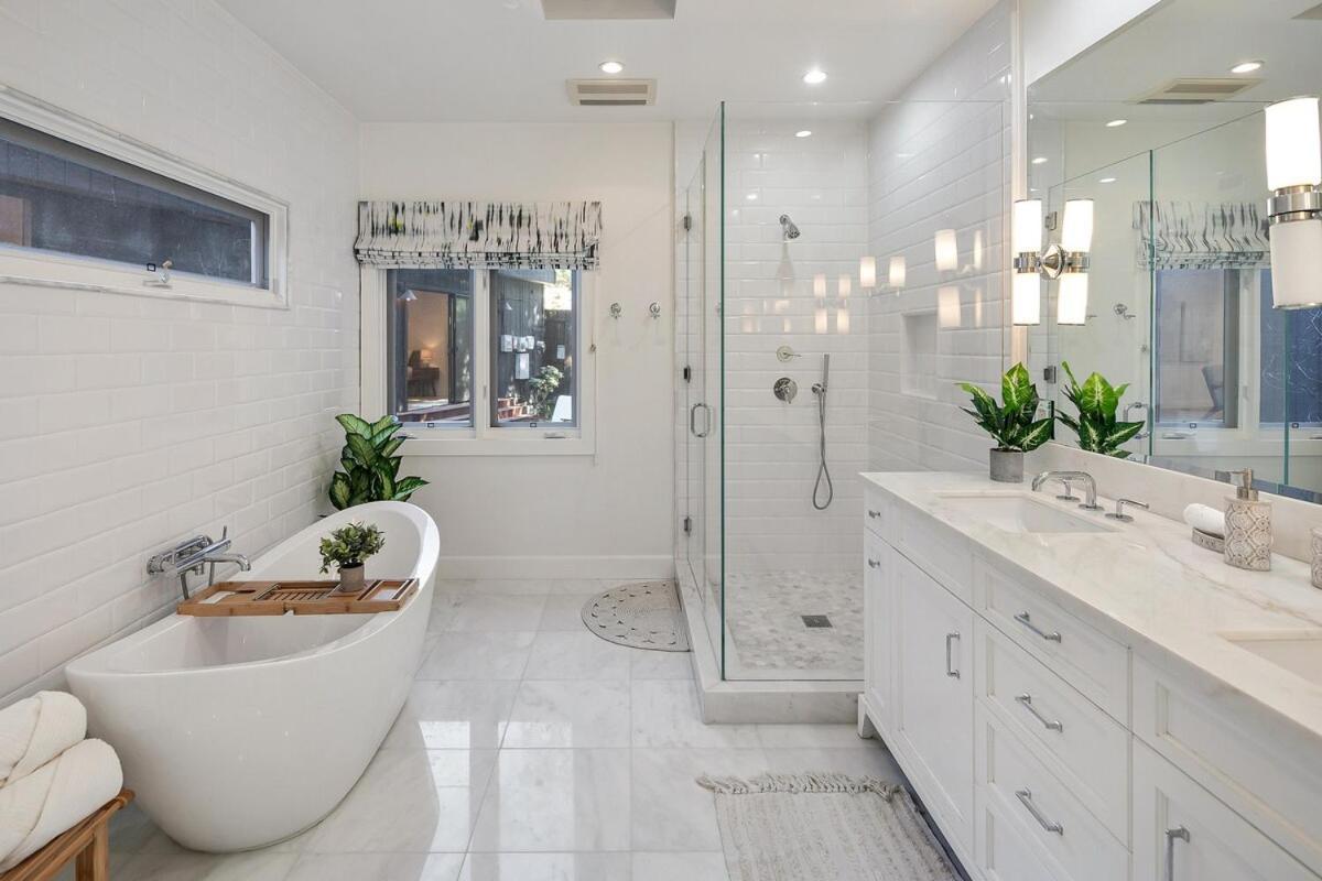 Holiday home Stunning House With 5 Bedrooms, Pool, Jacuzzi, Fire-pit, Los Angeles