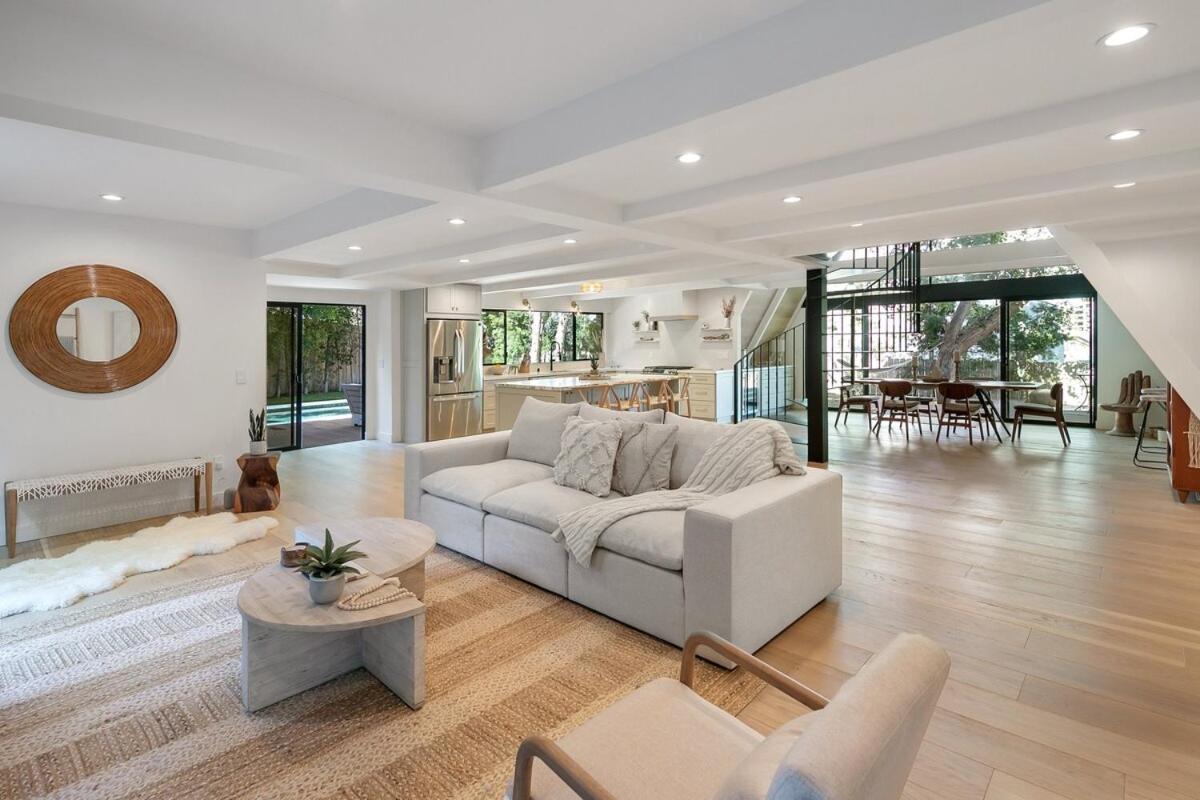 Holiday home Stunning House With 5 Bedrooms, Pool, Jacuzzi, Fire-pit, Los Angeles