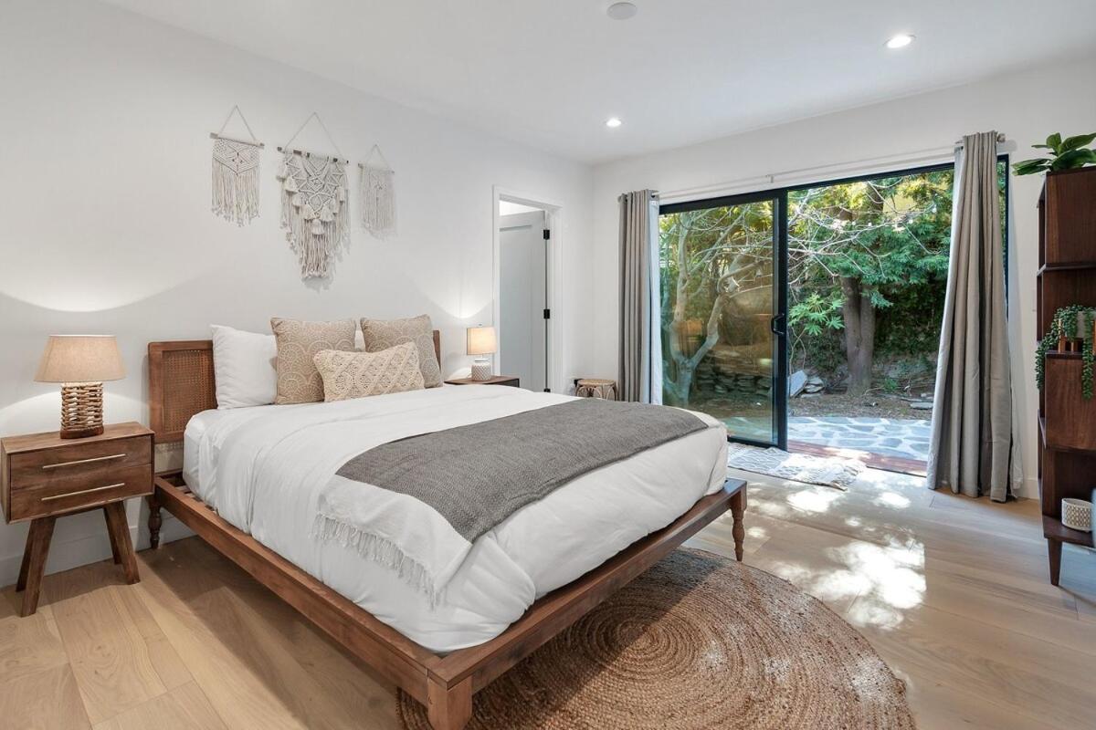 Holiday home Stunning House With 5 Bedrooms, Pool, Jacuzzi, Fire-pit, Los Angeles