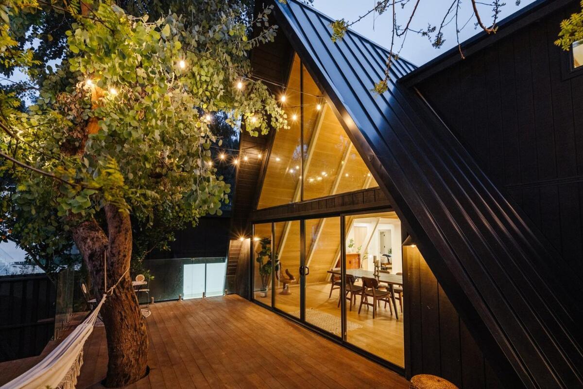 Holiday home Stunning House With 5 Bedrooms, Pool, Jacuzzi, Fire-pit, Los Angeles
