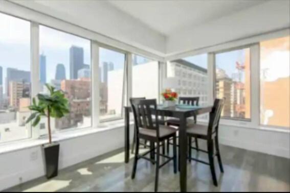 Stunning 3 Bedroom High-rise With Pool, Spa, And Rooftop Views Apartment Los Angeles