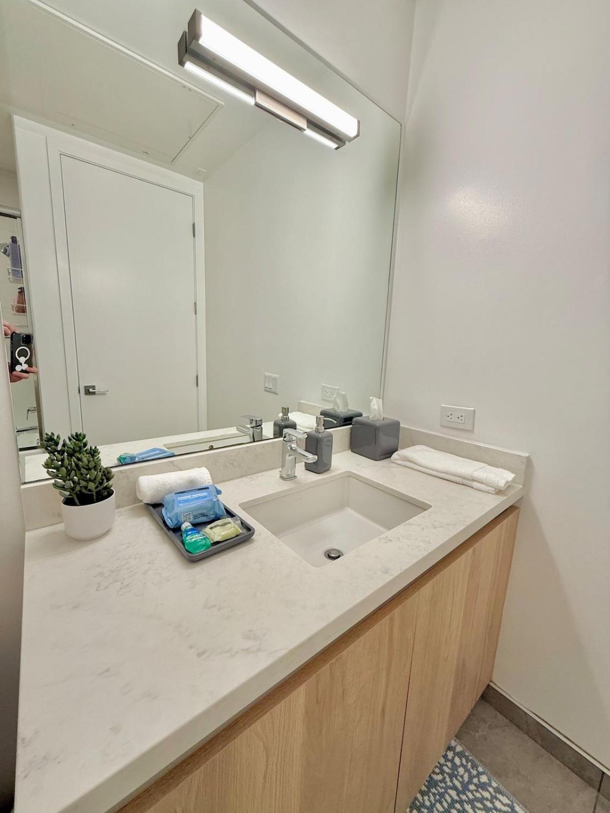 Floor Hollywood 1br With Views * Los Angeles