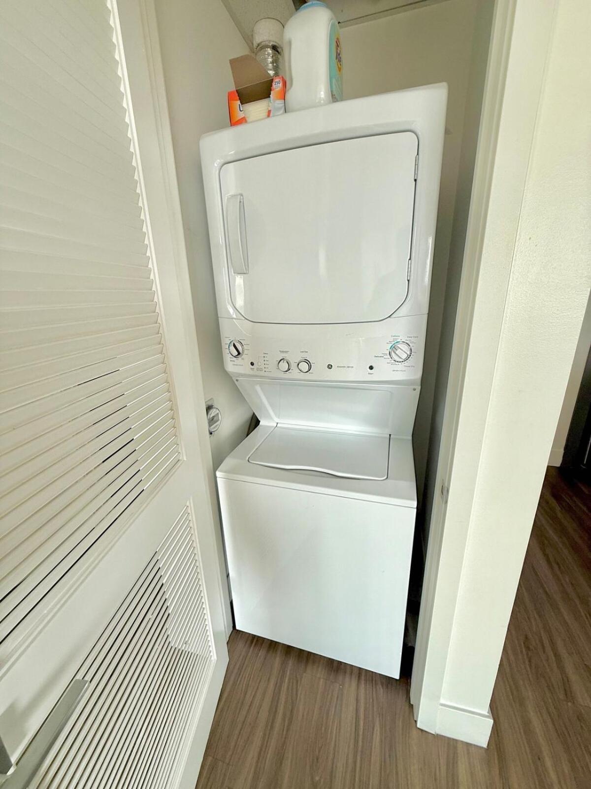 Floor Hollywood 1br With Views *