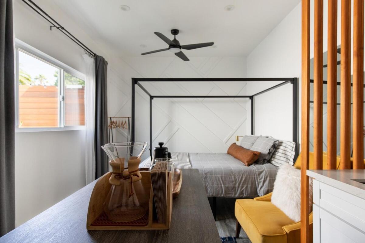 Sleek Luxury With Patio Lax & Access Apartment Los Angeles