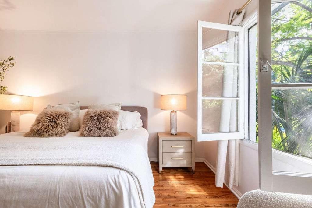 Luxurious Chic Chateau Exclusive Sunset Strip Hideaway In Weho *