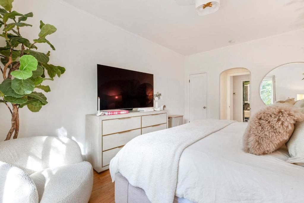 Apartment Luxurious Chic Chateau Exclusive Sunset Strip Hideaway In Weho