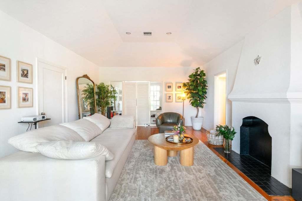 Luxurious Chic Chateau Iconic Sunset Strip Hideaway In Weho