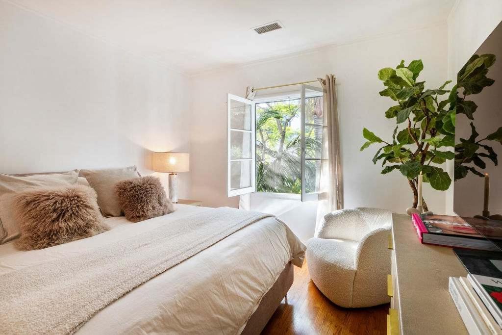 Luxurious Chic Chateau Iconic Sunset Strip Hideaway In Weho