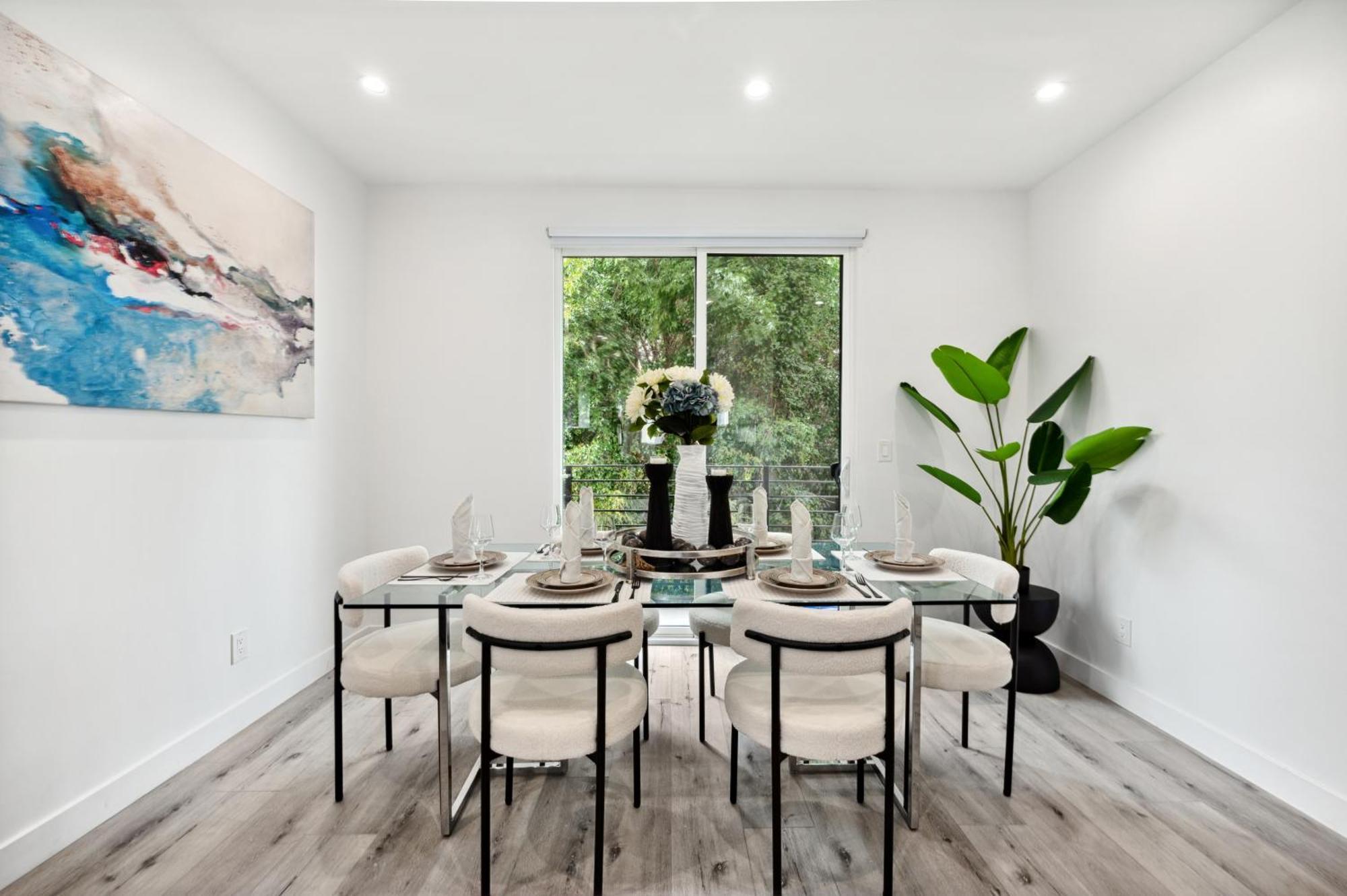 Hollywood View 3 Bedroom Family House