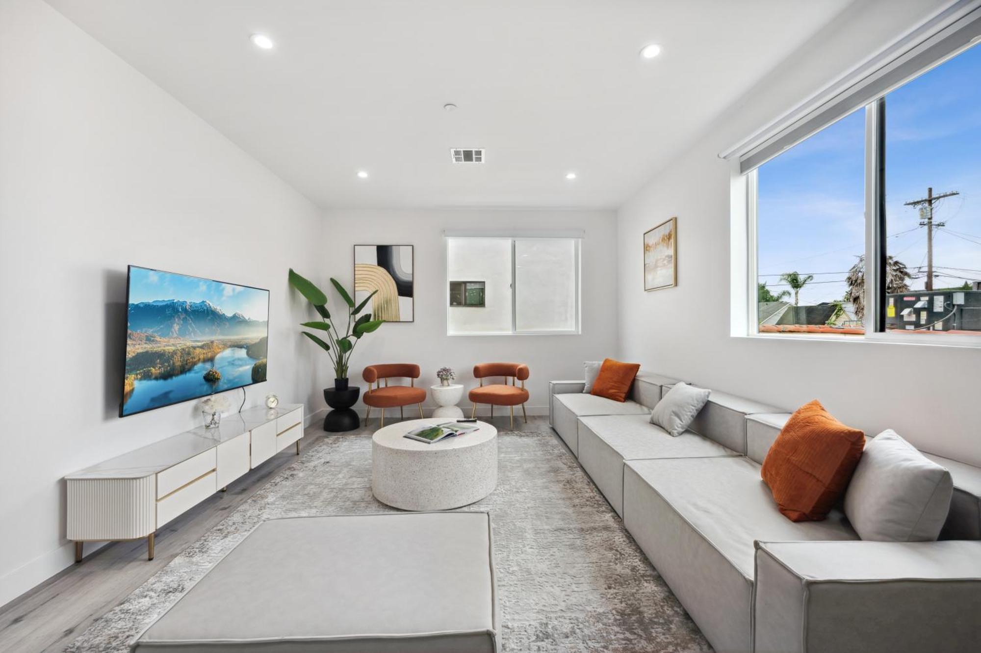 Hollywood View 3 Bedroom Family House