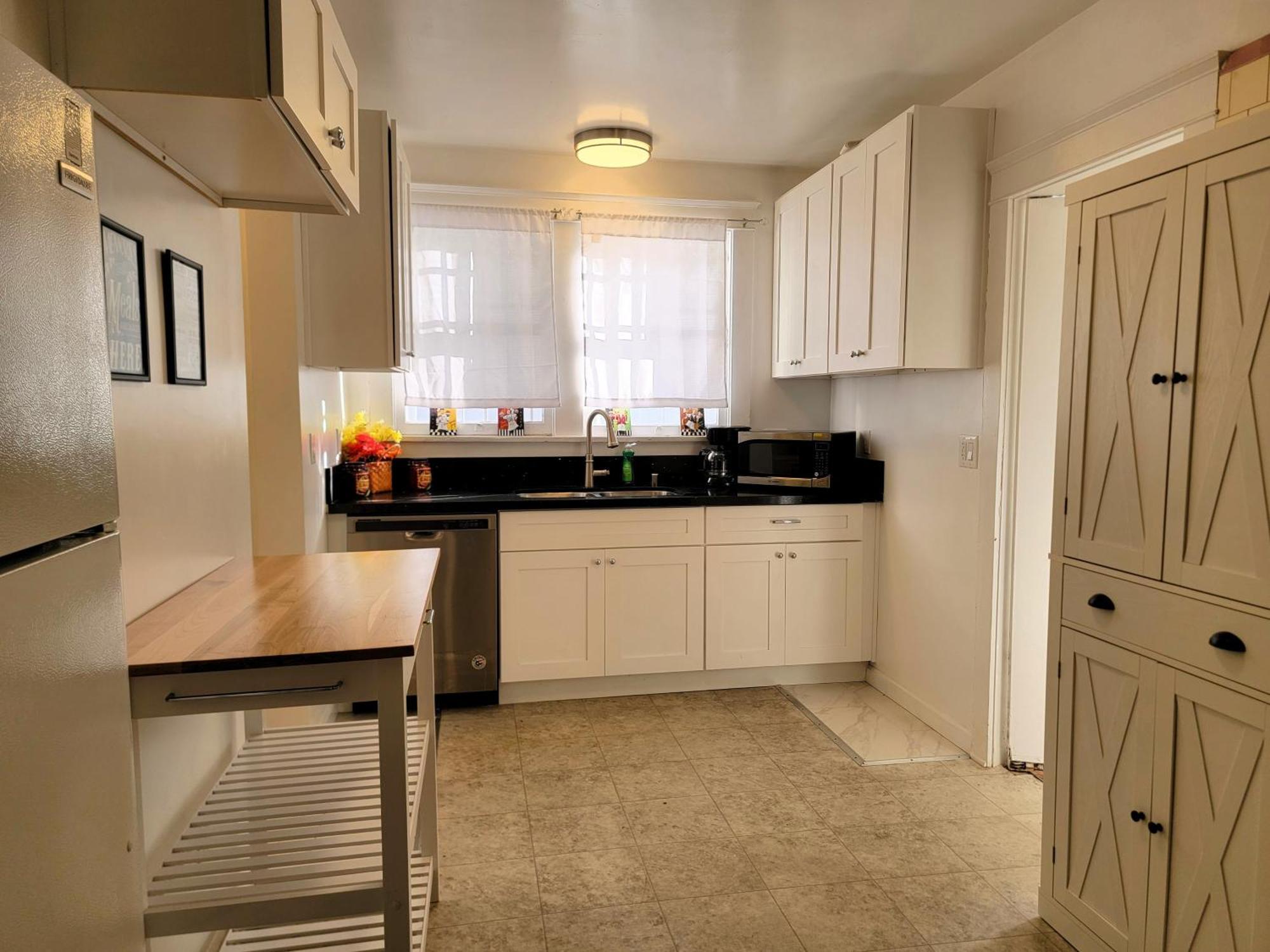 Holiday home Spacious 5br Private 5 Minutes To Rodeo Drive With Hot Tub Spacious Backyard Parking Los Angeles