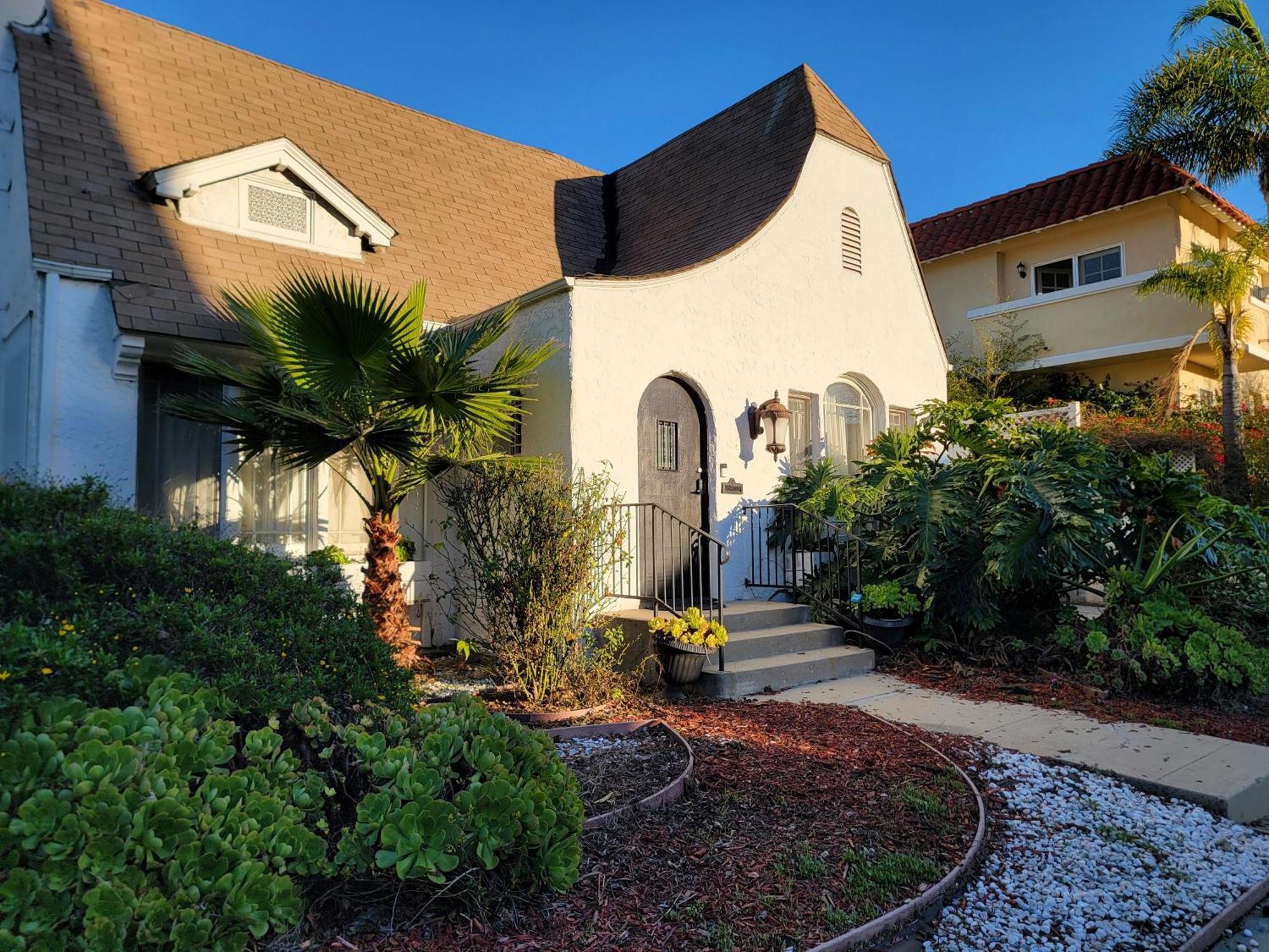 Spacious 5br Private 5 Minutes To Rodeo Drive With Hot Tub Spacious Backyard Parking Holiday home *