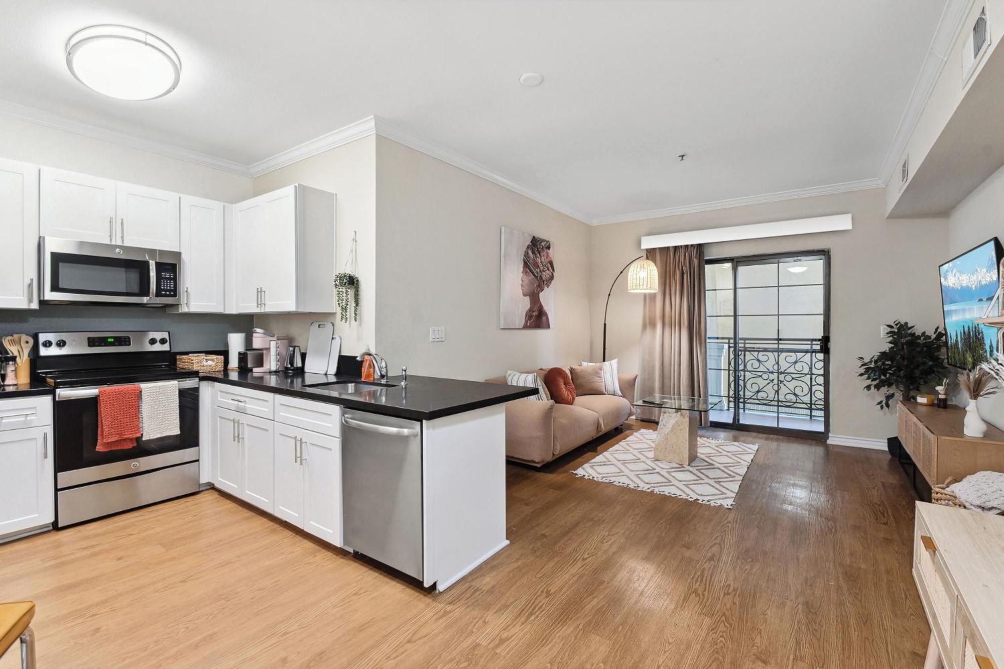 Ideal 1br In Santa Monica Pool, Gym, Free Parking 2 Min To Promenade
