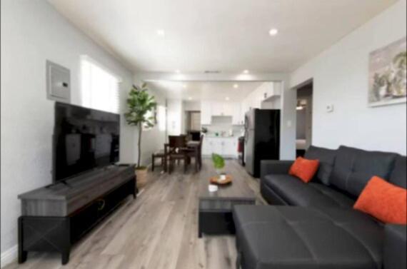Charming 2br With Onsite Parking Included * Los Angeles