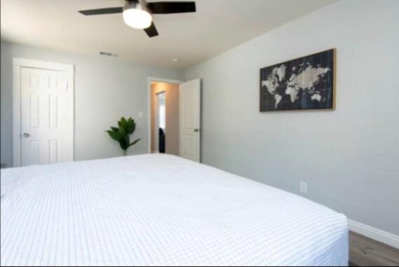 Apartment Charming 2br With Onsite Parking Included *
