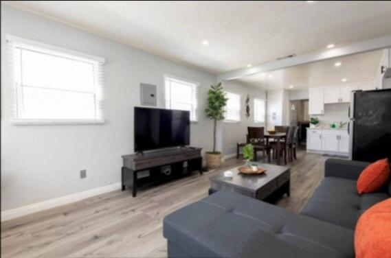 Charming 2br With Onsite Parking Included Apartment