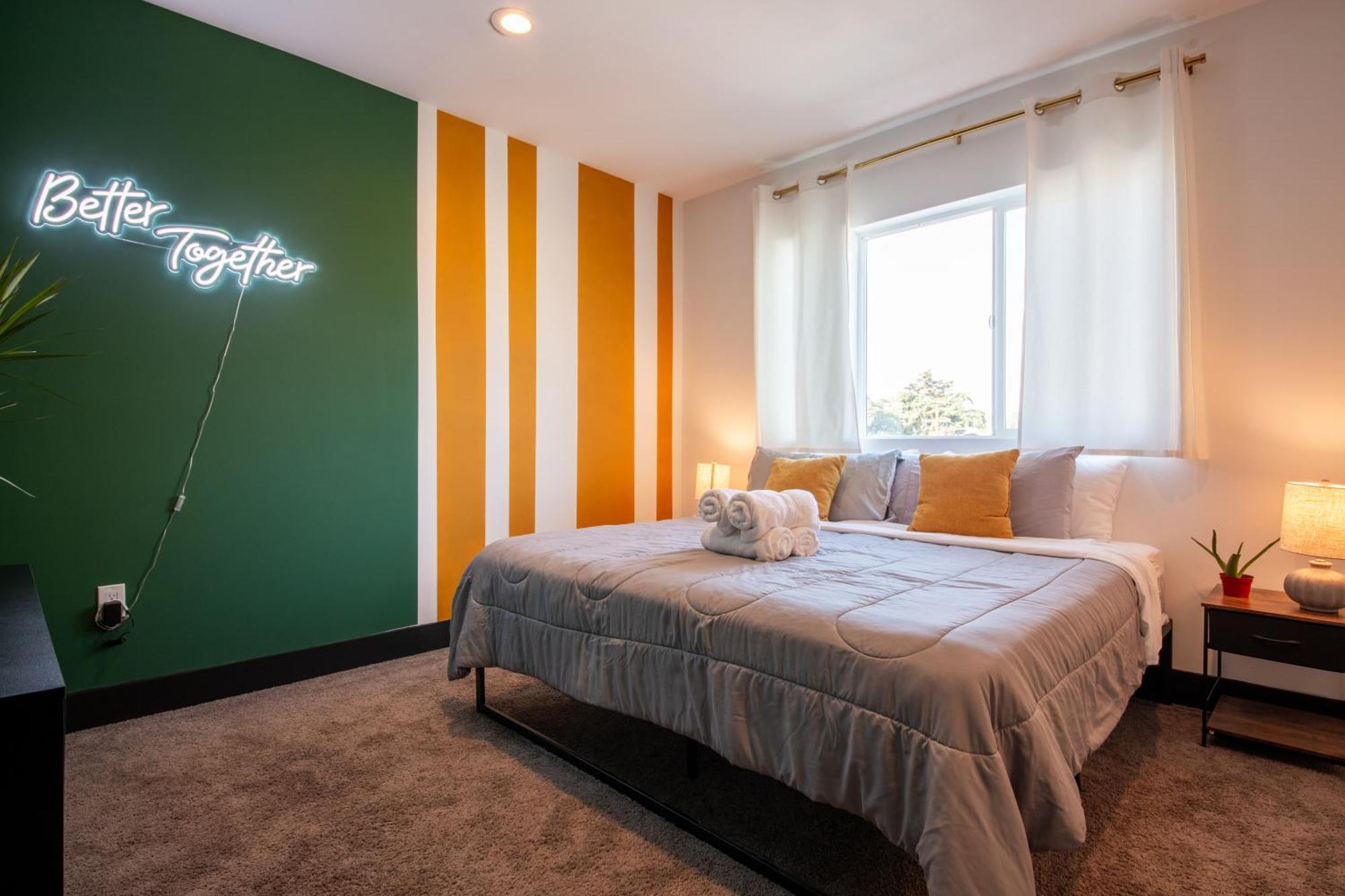 Spacious Luxury In The Heart Of La! Free Parking And Jacuzzi Villa *