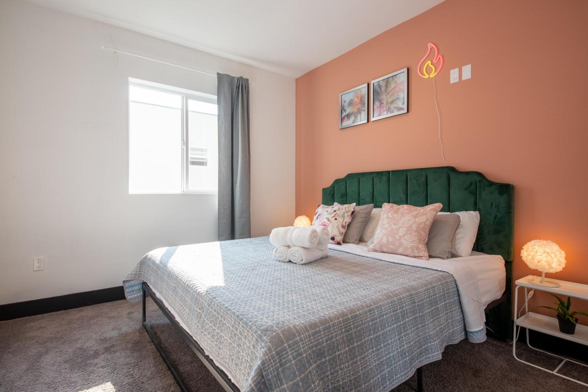 Villa Spacious Luxury In The Heart Of La! Free Parking And Jacuzzi Los Angeles