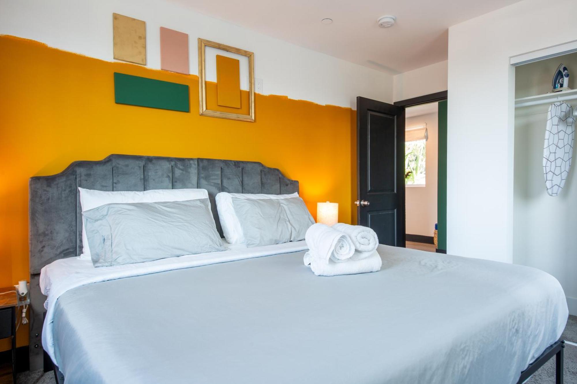 Spacious Luxury In The Heart Of La! Free Parking And Jacuzzi