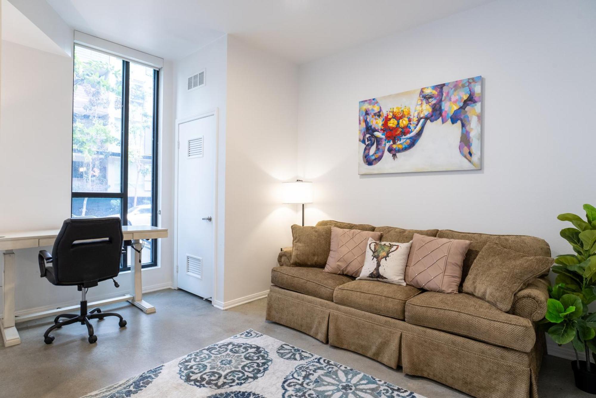 Cozy Huge Loft For Live And Work
