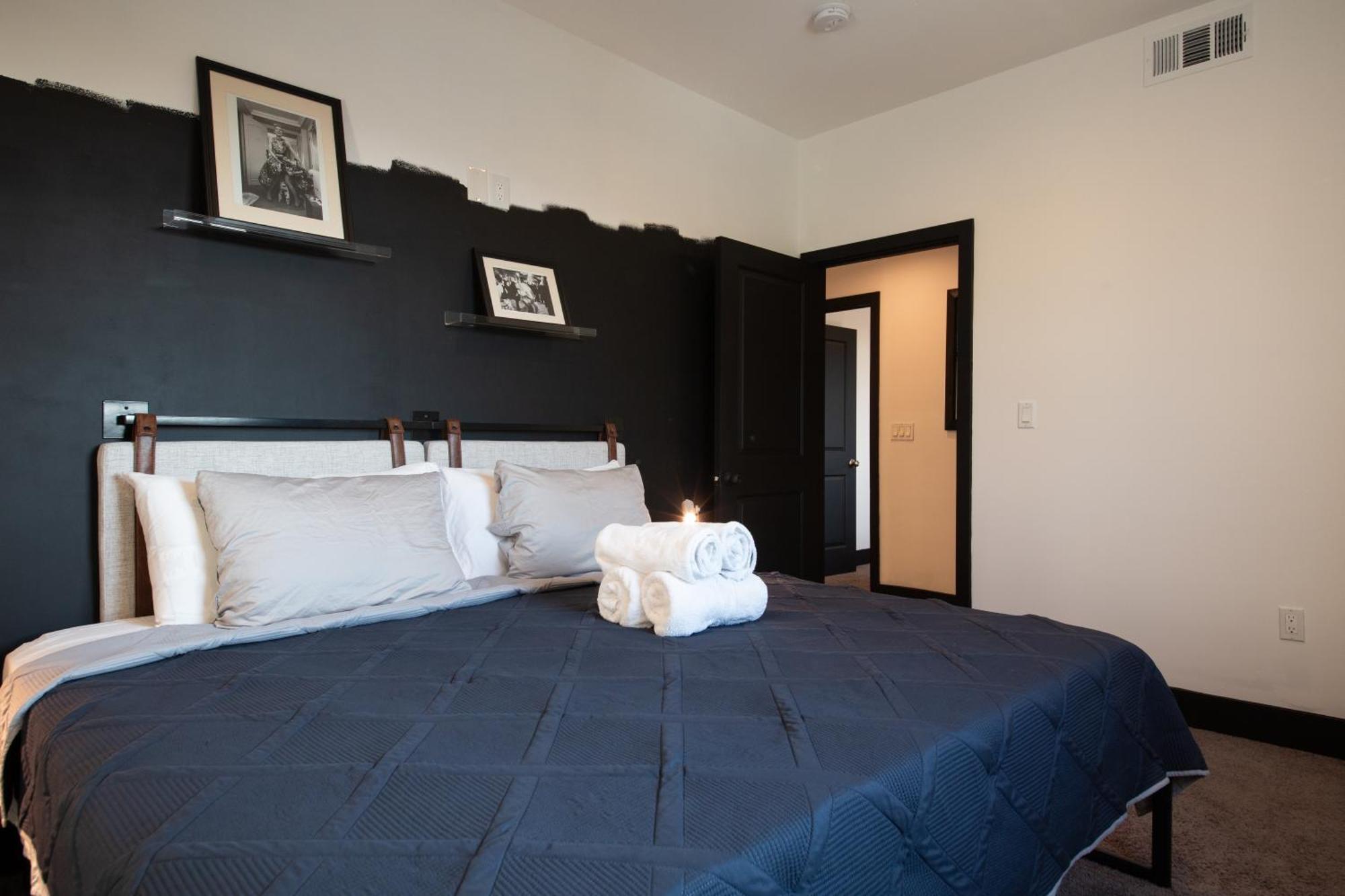 Spacious Luxury In The Heart Of La! Free Parking And Jacuzzi Los Angeles