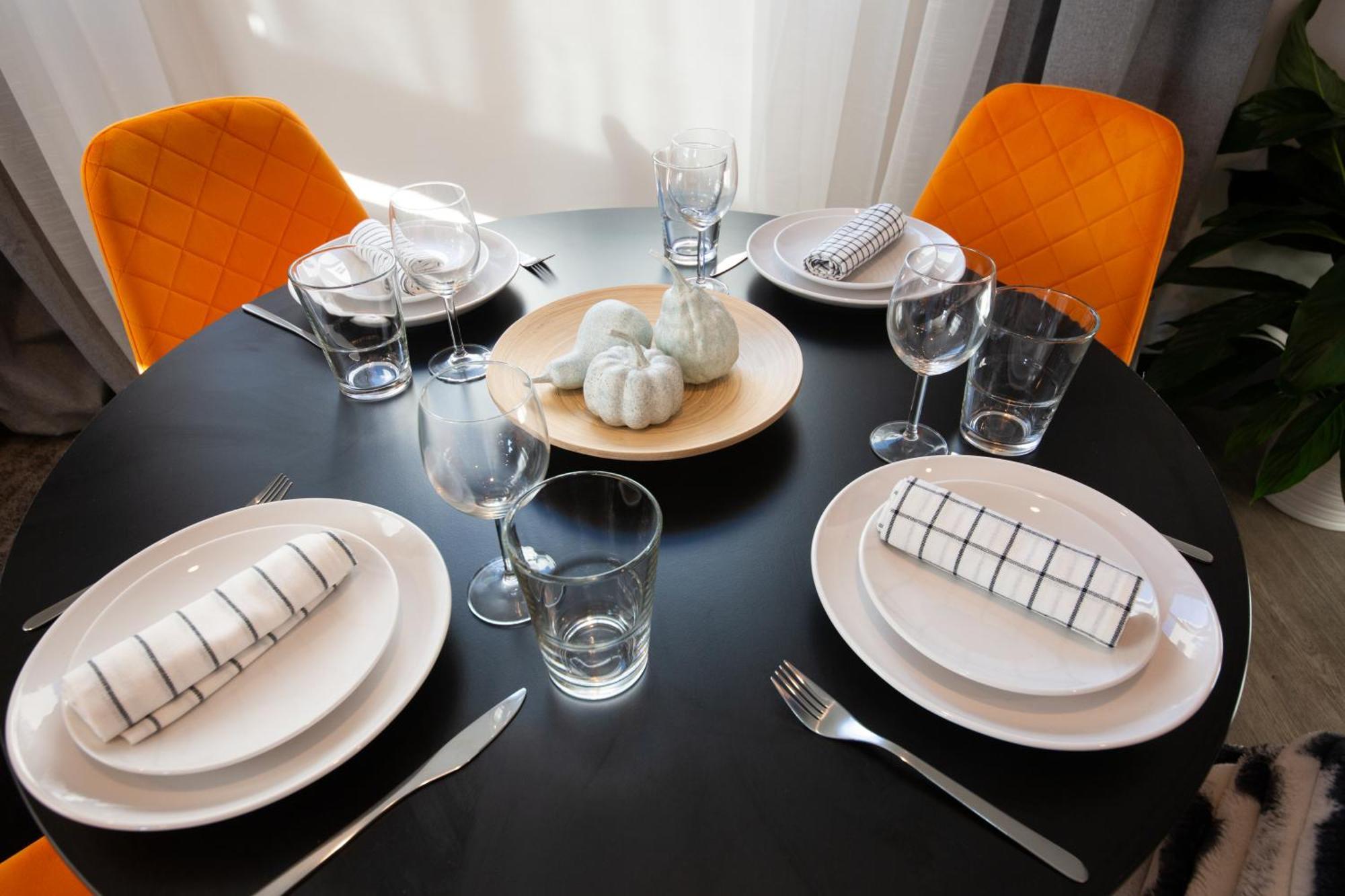 Spacious Luxury In The Heart Of La! Free Parking And Jacuzzi